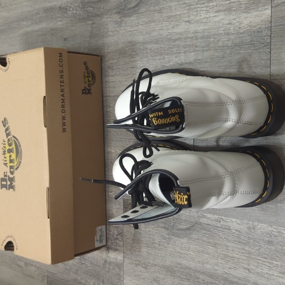 Dr. Martens - Picture 6 of 11